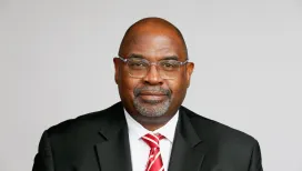 Headshot derek horne